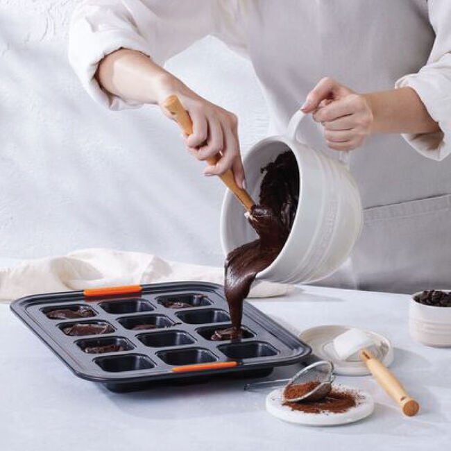 Non-stick Metal Bakeware 12-Cup Brownie Pan