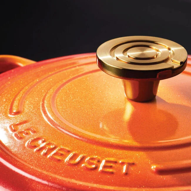 Signature Round Dutch Oven with Crucible Knob